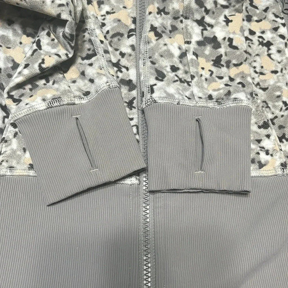 Lululemon Nice Asana Jacket - Picture 9 of 10